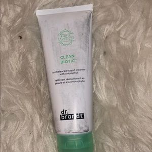 Dr. Brandt Clean Ph-Balanced Yogurt Cleanser